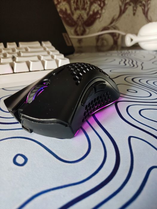 Продается беспроводной игравой мышка с RGB Simsiz RGB o'yin mishkasi