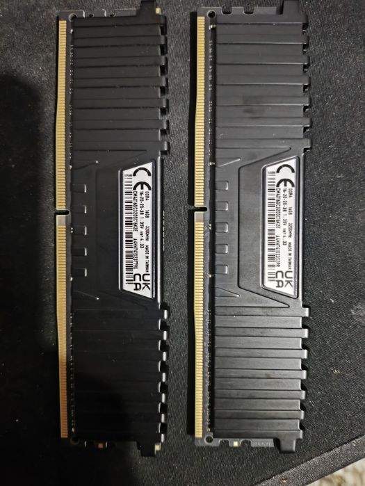Memorie RAM 2x16 3200mhz Corsair Vengeance LPX