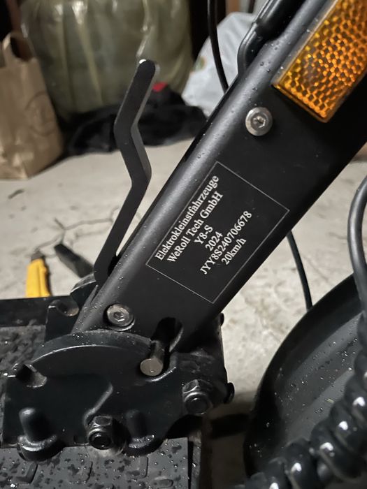 Trotinetă electrică Joyor Y8-S – 21 km/h – stare folosită