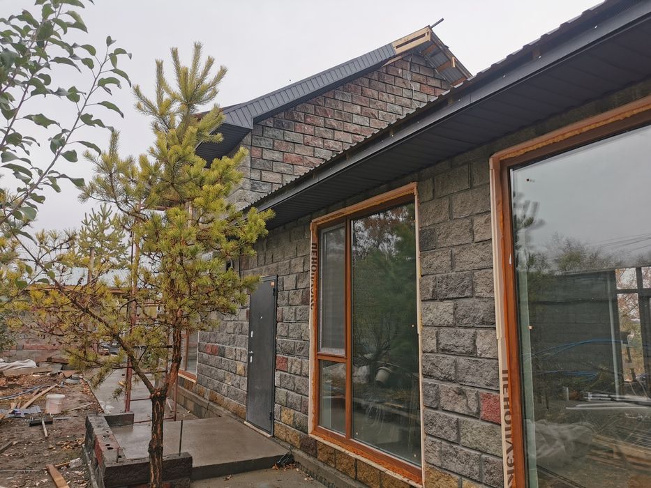 Рваный блок для строительства