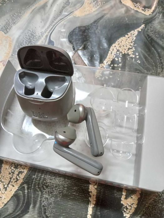 Безжични С л у ш а л к и