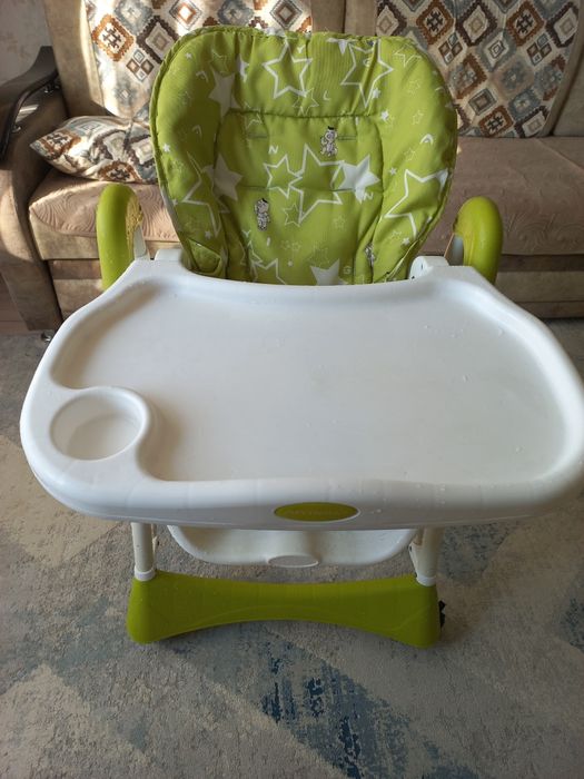 Детский столик, очень удобный