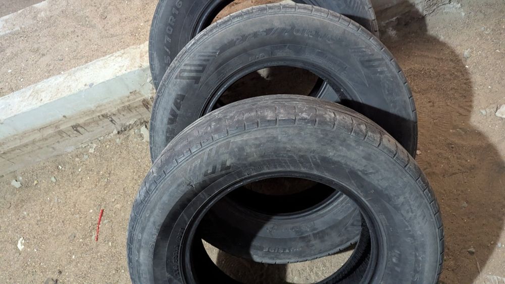 Продам шины R16 комплект