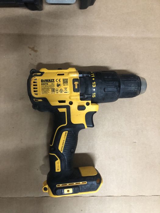 DeWalt Dcd 778 filetanta masina gaurit la set cu 2 acumulatori