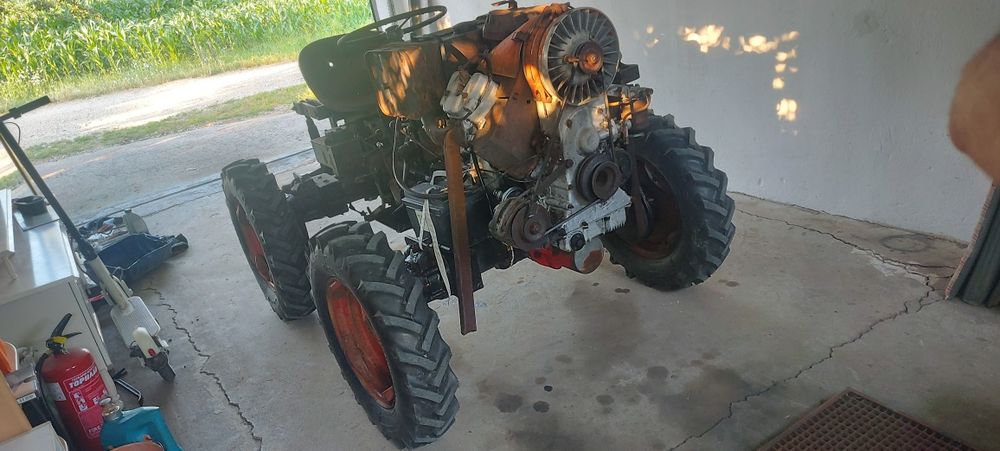 Продавам трактор Болгар 224У