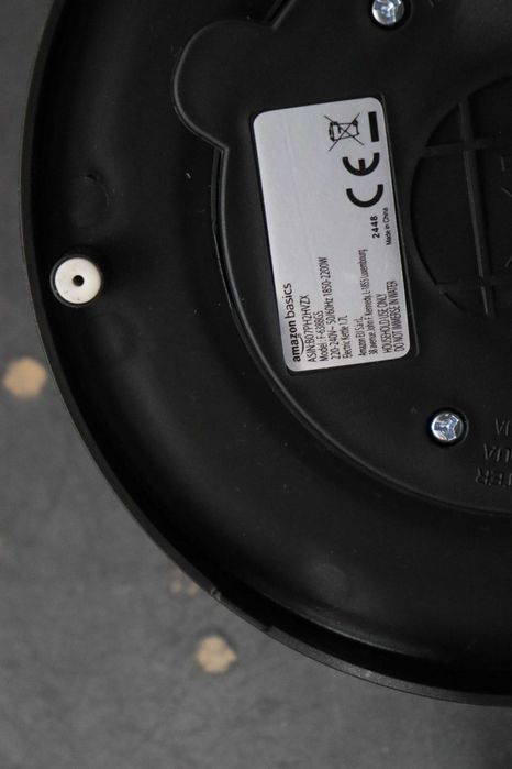 Преносима кана от неръждаема стомана Amazon Basics 1.7L, сребриста