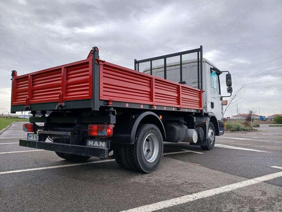 Vând Man basculabil trilateral bena scurta