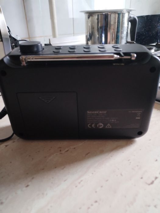 Vând doua radiouri dab FM