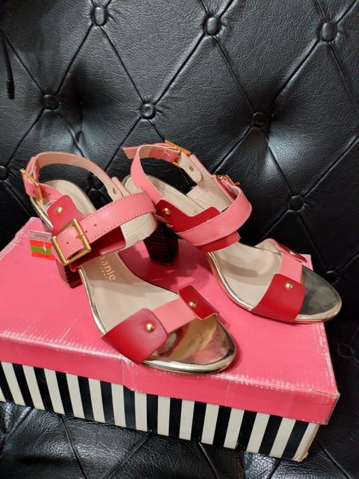 Кожанные туфли босоножки