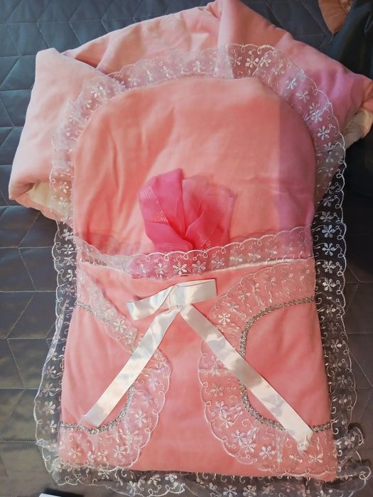 Продам конверт на выписку для девочки