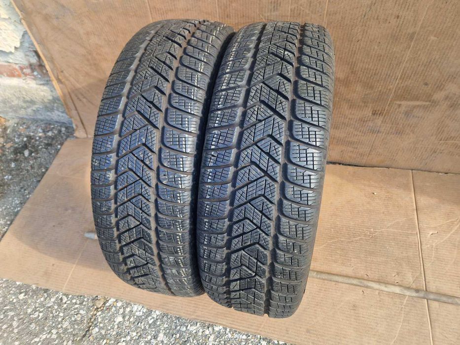 2 Pirelli R17 215/65
Зимни гуми 
DOT3122
