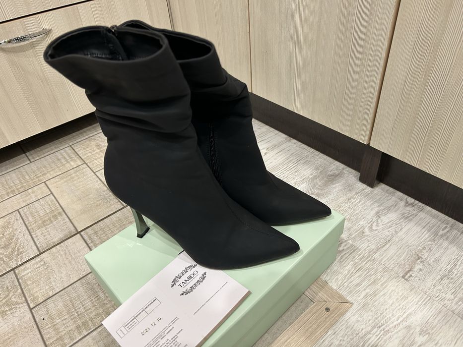 Продам стильные элегантные сапожки