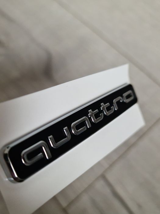 Emblema-Sigla-Logo-Stema-Quattro-Spate-Haion-Cromata-Neagra-Lucions-Argintie-Interior-Bord-Audi-A4-A5-A6-A7-A8-Q3-Q5-Q7-Q8-Sline