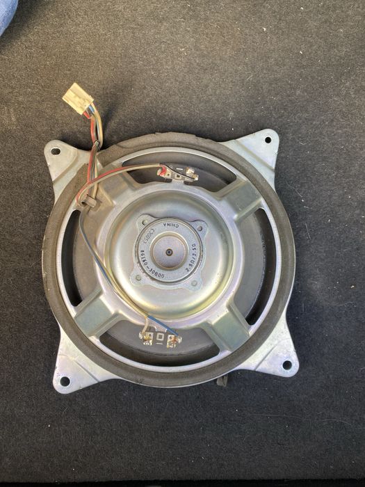 Сабвуфер Lexus Gs300,2005года