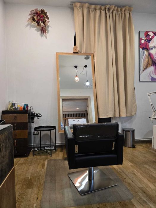 inchiriez post manichiura pedichiura, post/scaun coafor