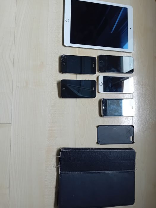 Lot iPhone și iPad defecte