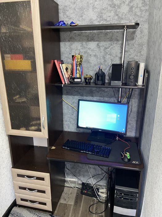 Компьютерный стол