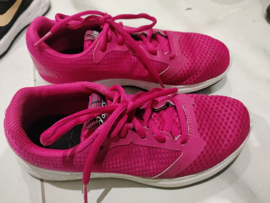 Детски маратонки Asics за момиче No 35.5
