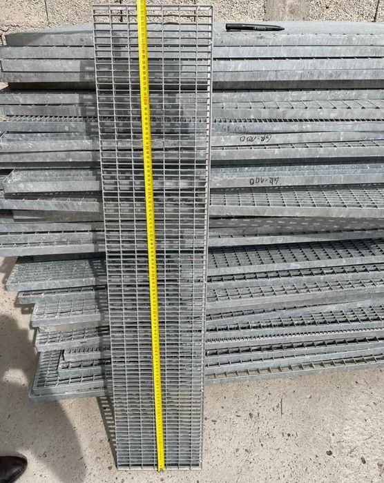 Trepte zincate 88x24