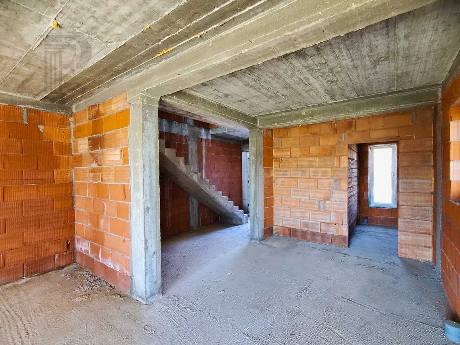Construcții case la roșu Oradea | fundație, zidărie și acoperiș