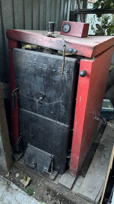Centrala pe lemne VIADRUS 24kw  cu 4 elementi