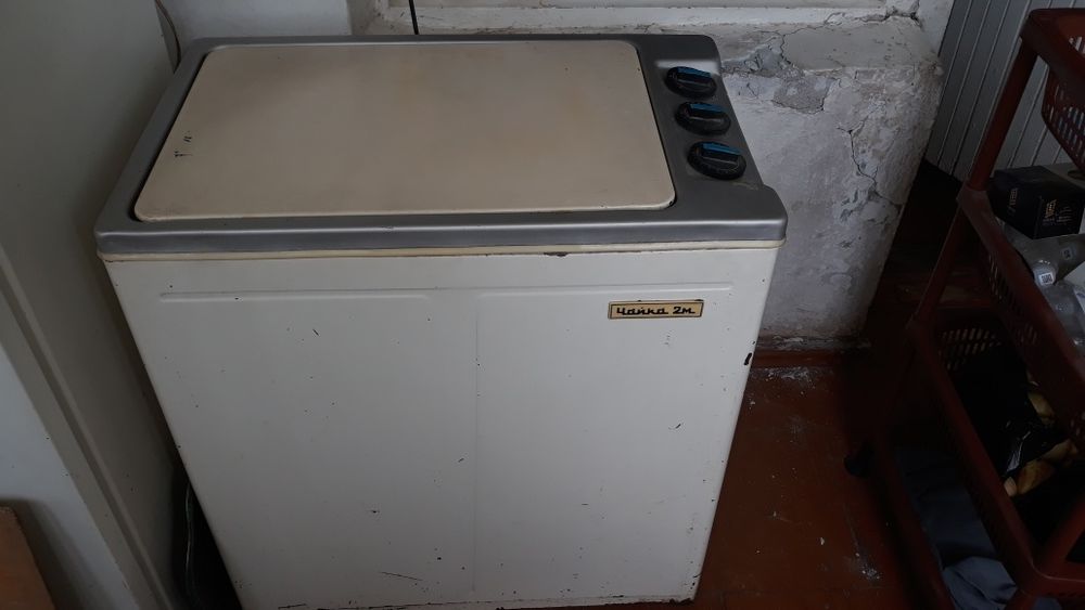 Продам полуавтомат стиральную машинку рабочую