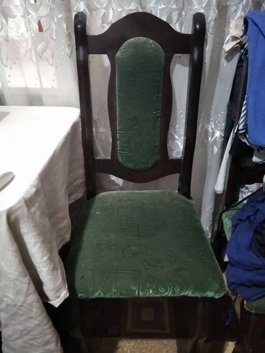 Стулья зелёные из дерева