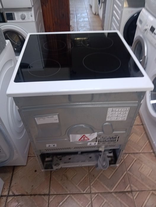 Свободно стояща печка с керамичен плот Сименс Siemens 2години гаранция