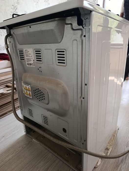 Gaz plita sotiladi – holati a'lo darajada.