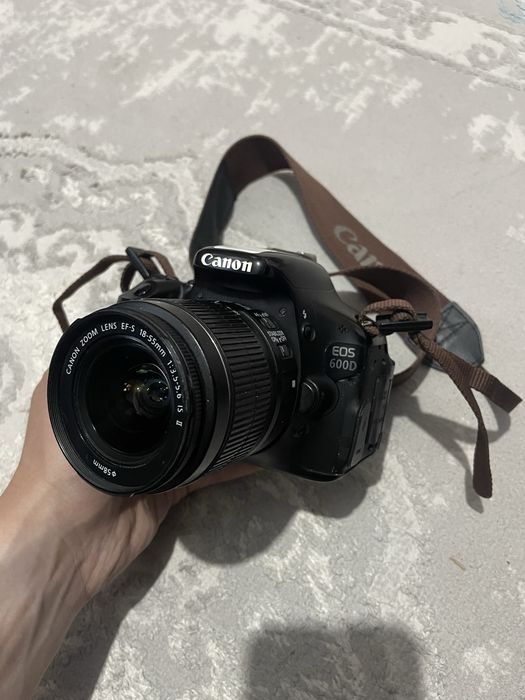 Фотоаппарат Canon 600D