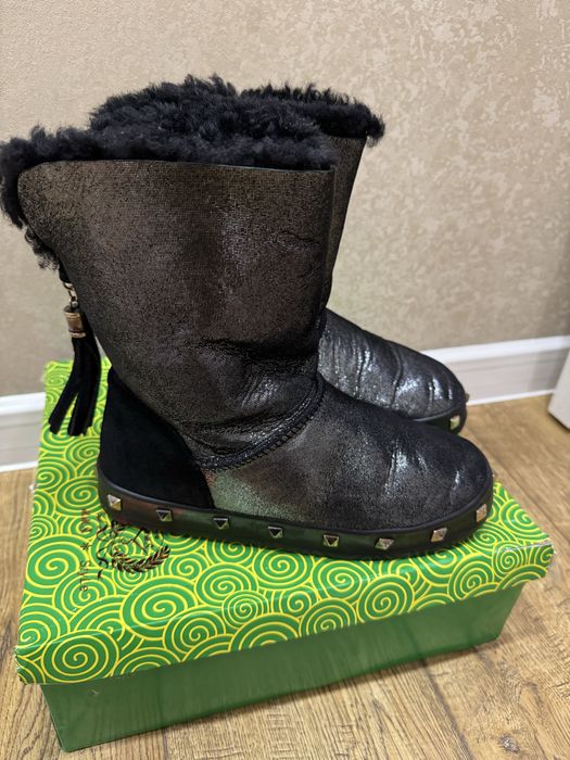 Продам угги очень теплые