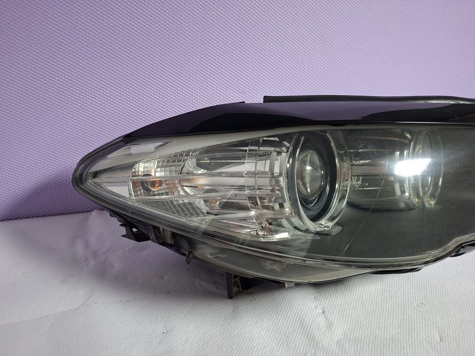 Far Dreapta Halogen BMW Seria 5 F10 F11 NFL Europa Original HELLA 7203240