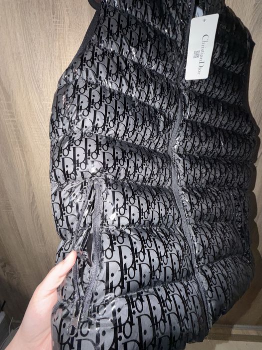 Елек на Dior      Б