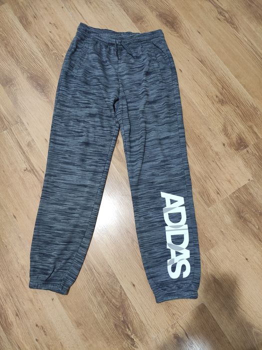 Pantaloni de trening Adidas mărimea 13-14 ani sau S