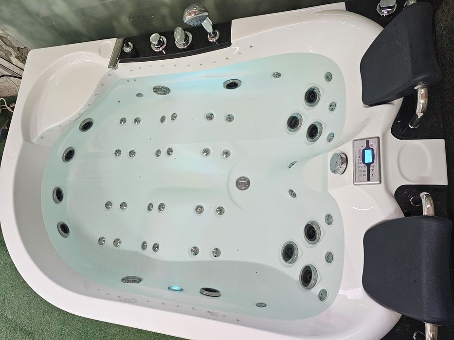 Джакузи за двама Хидромасажна Вана с Подгрев  1.80х1.20