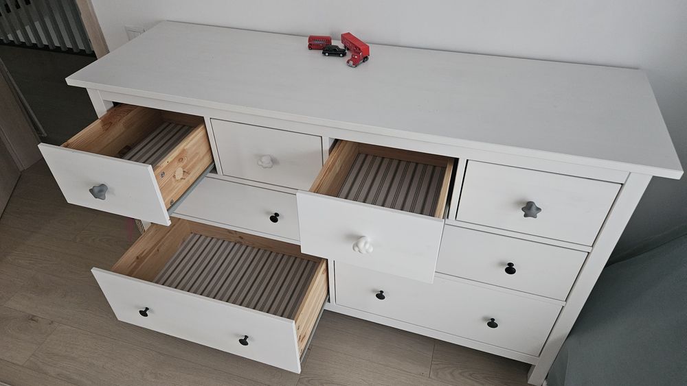 Hemnes comoda 8 sertare, lemn masiv vopsit alb, 160x96 cm