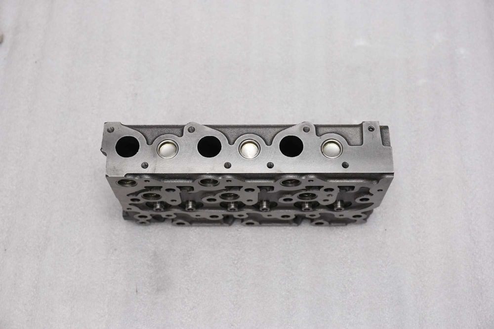 Chiulasa motor D1503 - Piese pentru motor Kubota