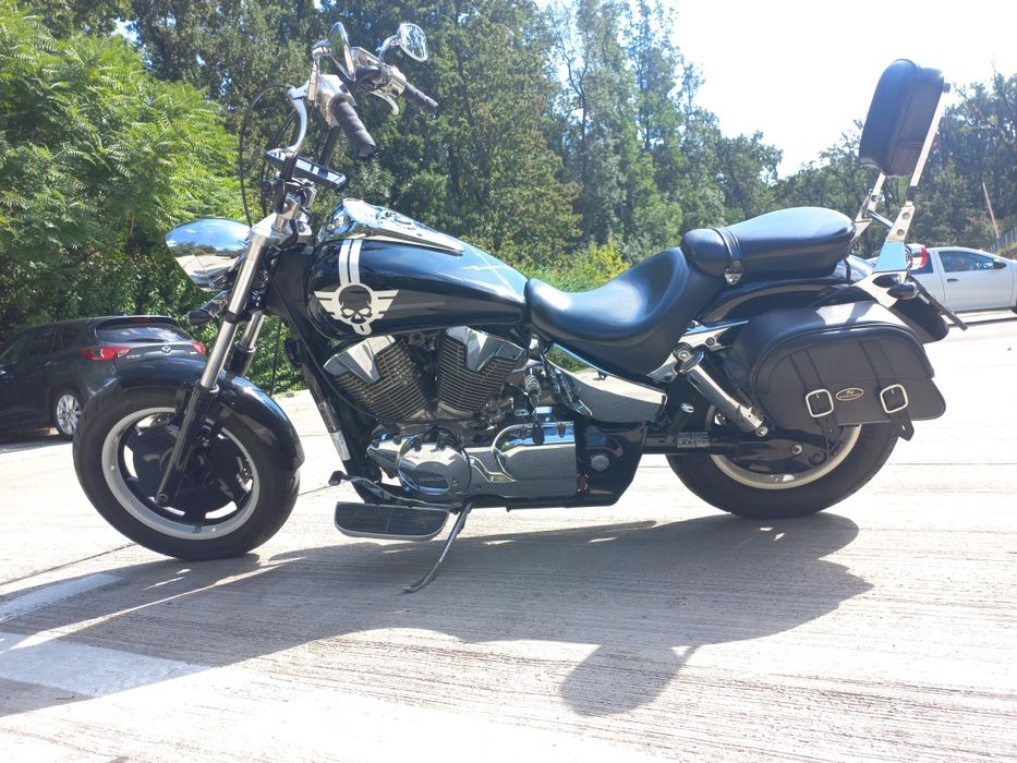 Vând Honda VTX 1300 R 2005