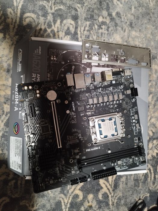 Kit am5 ryzen 5 8500g/placa de baza pro. A620m-e