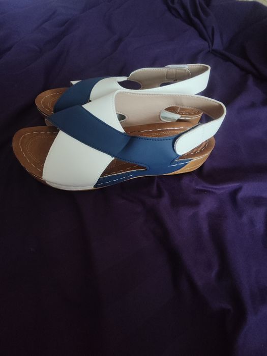 Босоножки женские