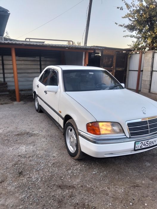 Авто машина мерс с200
