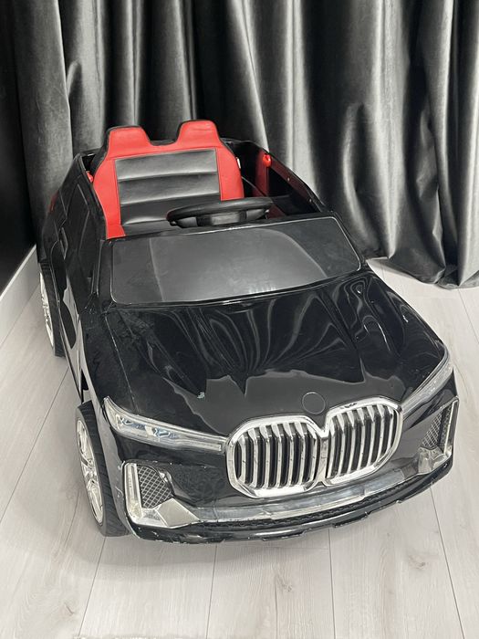 Машинка для детей едим сама с пультом