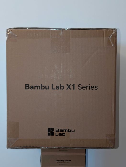 Imprimantă 3D Bambu Lab X1C - nouă, cutie sigilată