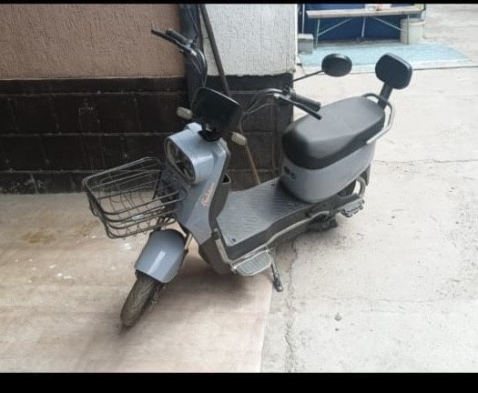 Электро скутер б/у продам