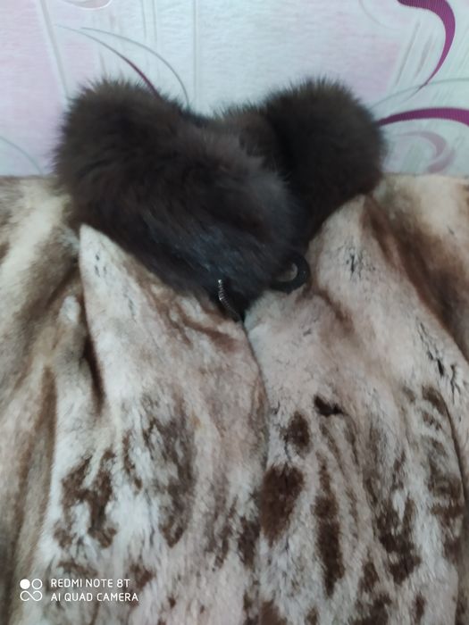 Шуба норковая ,воротник соболь