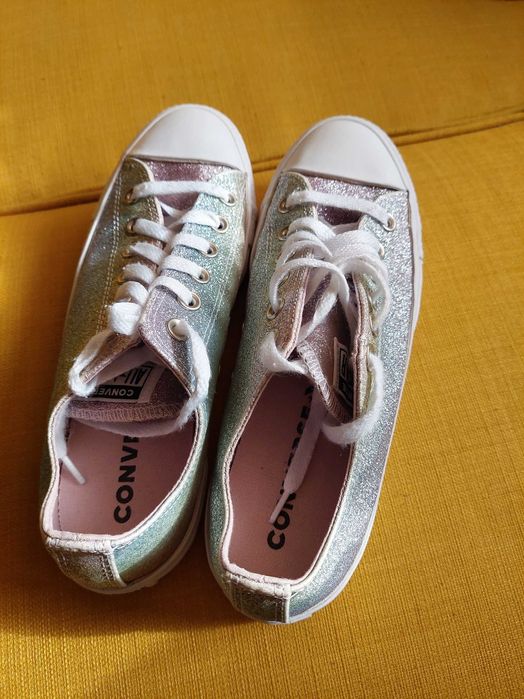 Converse marimea 39