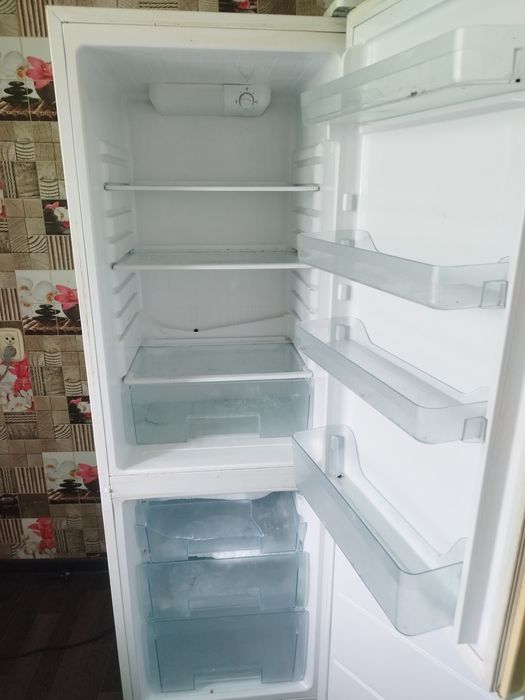 Продаётся холодильник рабочий Самсунг