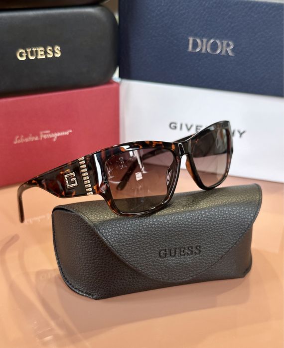 Дамски слънчеви очила Guess GU7623 намалени