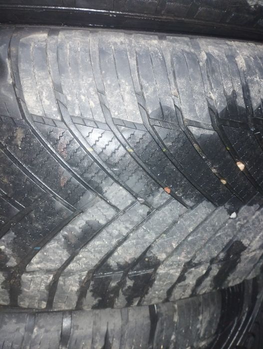 Продам резину 235/55 R19