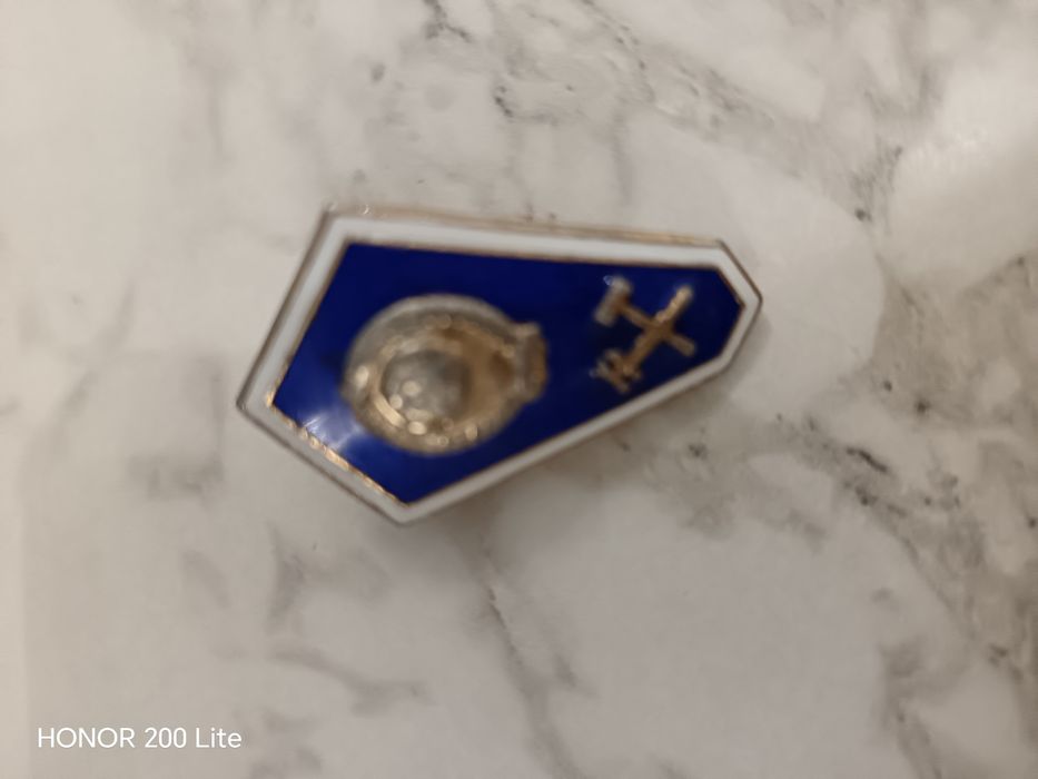 Продам медали и часы